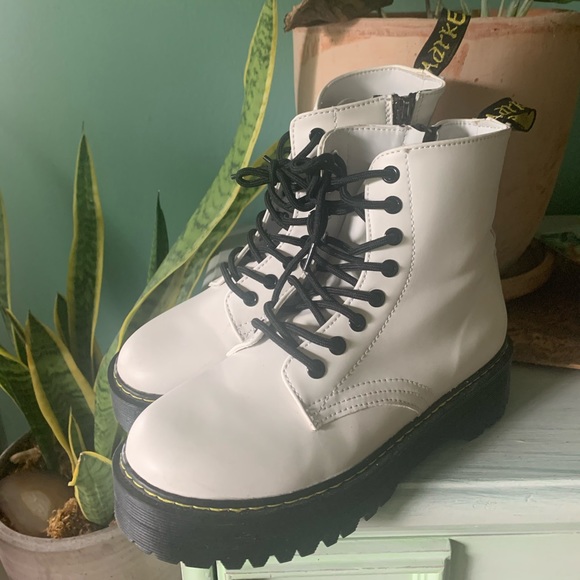 SOLD‼️ Platform Boots - Picture 4 of 5